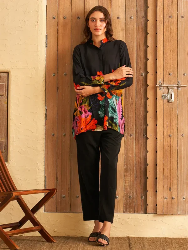 AVERY BLACK CONCEAL BUTTON SHIRT