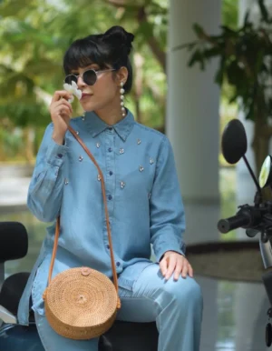 DENIM BLUE BUTTON DOWN SHIRT