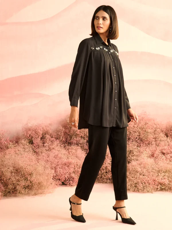 BLACK BUGS YOKE PLEATED SHIRT - Image 4
