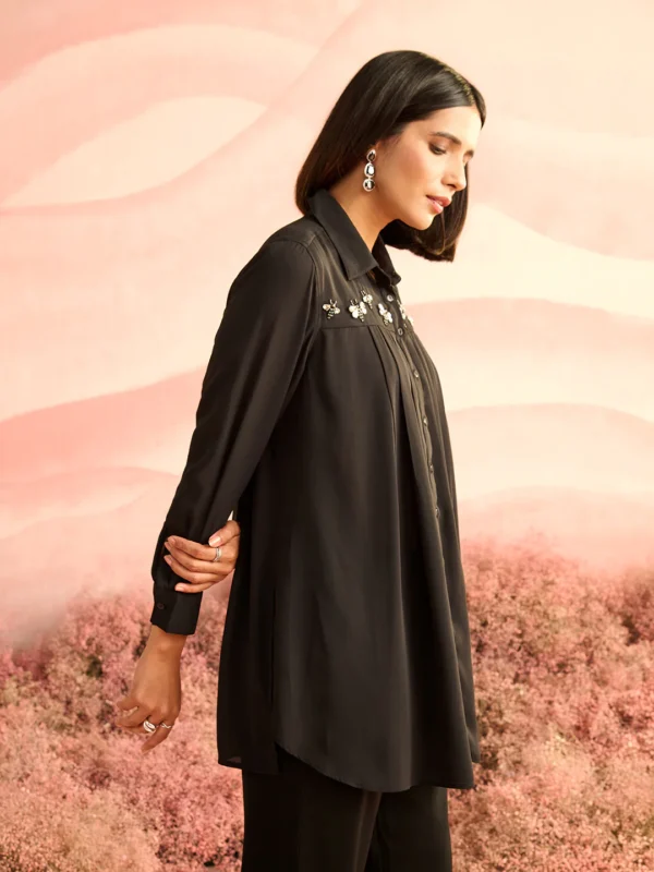 BLACK BUGS YOKE PLEATED SHIRT - Image 3