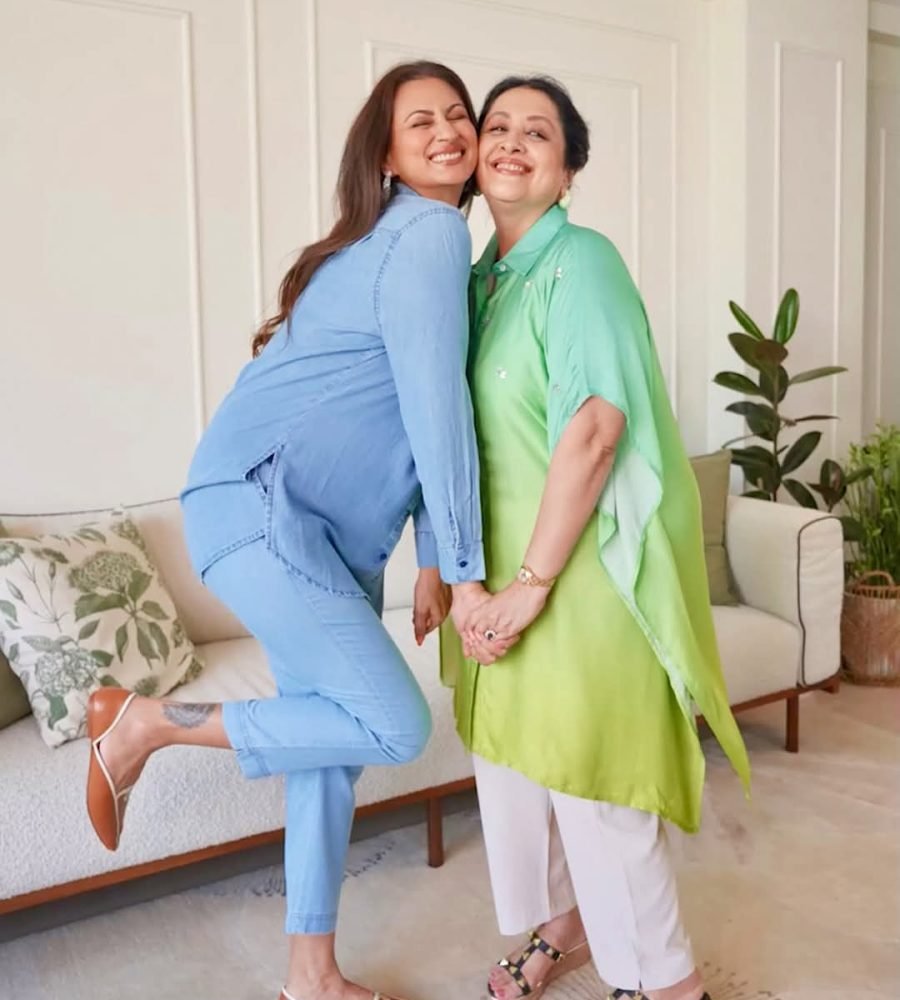 DENIM BLUE BUTTON DOWN SHIRT